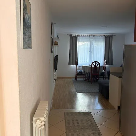 Close To Scc Luxury In سراييفو